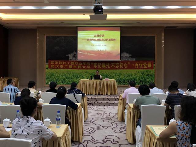 35AC8B2364272D9C92DBF330E6A284D2