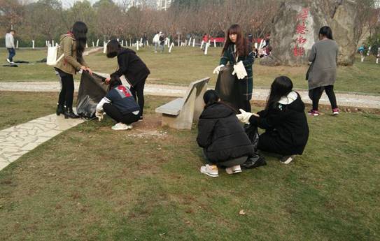 商学院 做卫生照片