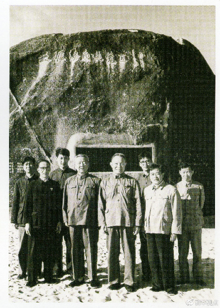 1523841412119223.jpg http://www.xinhuanet.com/politics/leaders/2018-04/14/1122682571_15236995011021n.jpg